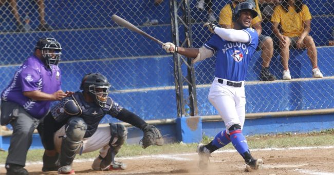 Azulejos de la Dolores Otero vs. Diablos de la Bojórque, 2o de la serie, serie empatada, 18×14, del 111222 en la Dolores Otero