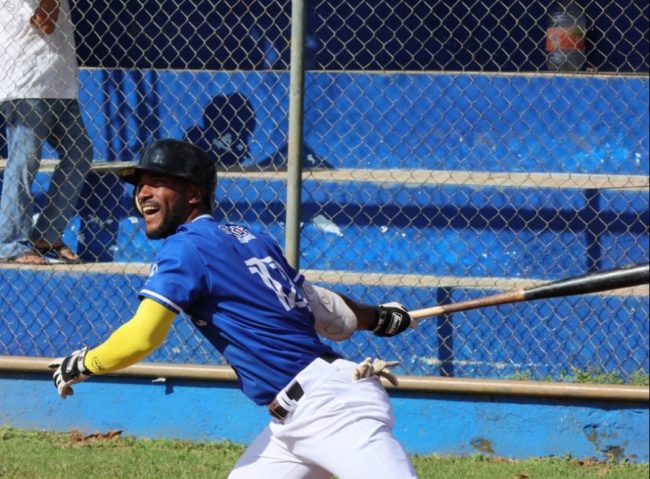 Azulejos de la Dolores Otero vs. Venados de la Universidad Marista, 5a jornada, 2o de la serie, serie empatada, 13×4, del 041222 en la Dolores Otero