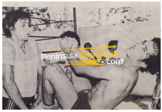 Jorge Guadalupe Lupe Madera Pacheco haciendo abdominales en el San Francisco (2) con marca de agua