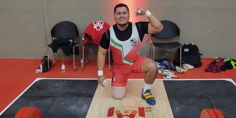 José Luis López Carpizo primer mexicano en pesar menos de 100 kilos en levantar 200 kilos, del 121222 en Mundial de Pesas de Colombia
