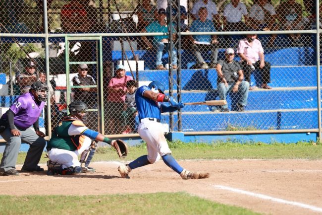 Azulejos de la Dolores Otero vs. Zorros de Pacabtún, juego de la 7a fecha pospuesta por lluvia, 3×2, del 030123 en la Dolores Otero