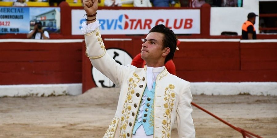 Fauro Aloi, triunfador primera corrida de 2023 en Mérida, del 010123 en la Plaza de Toros Mérida