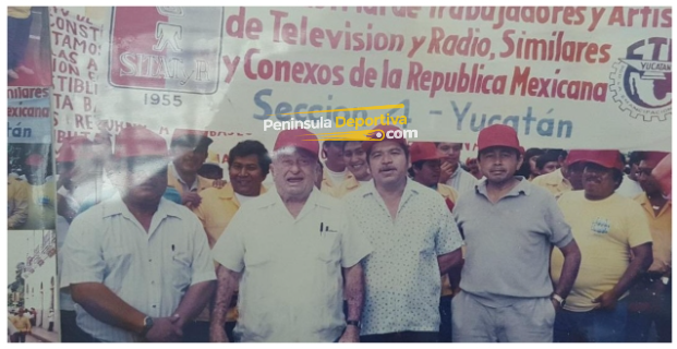 Jorge Primo Abraham Rodríguez foto con compañeros sindicalistas, con marca de agua