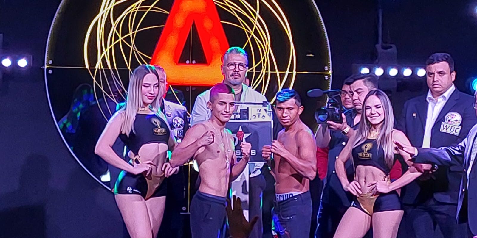 Juan Carlos Zurdo Parra pesaje vs. Neider Valdez, del 260123 en Monterrey