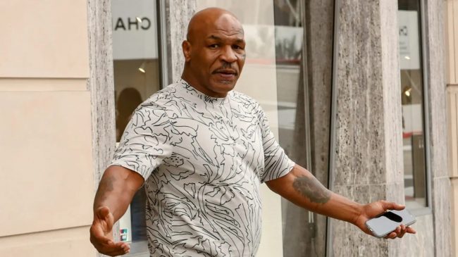 Mike Tyson en pose de me vale madre