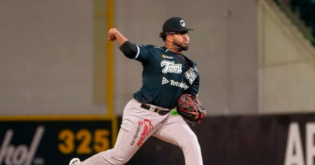 Alberto Guerrero contratado por los Togres de Quintana Roo, panameño, del 010223