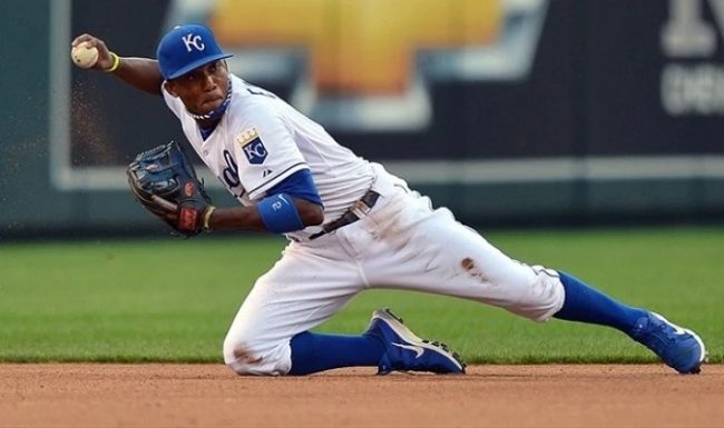 Alcides Escobar, contratado por los Leones el 130223