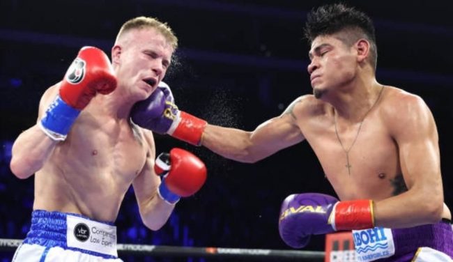Emmanuel Vaquero Navarrete vs. Liam Wilson gkot 9, 3 del 030223 en Glendale, Arizona ganó campeonato mundial súperpluma vacante de la OMB