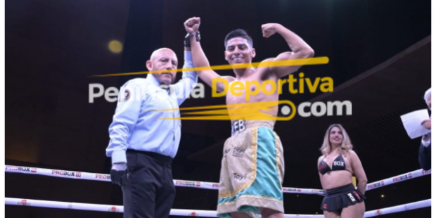 Guillermo Keb vencedor de Brayan Sánchez gkot 2 del 080223 en Ciudad de México, con réferi Uruzquieta con marca de agua