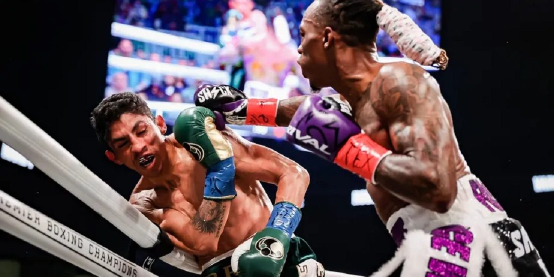 O’Shaquie Foster vs. Rey Vargas gdu 12 ganó cetro mundial súperpluma CMB vacante, tras abdicación de Shakur Stevenson, quitó el invicto, del 110223 en San Antonio