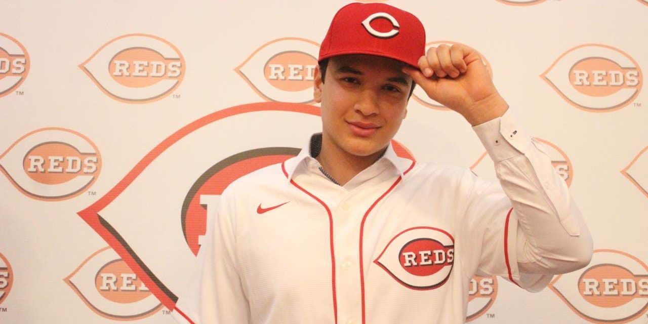Paúl Zazueta de los Leones firmó con los Rojos de Cincinatti del 150223