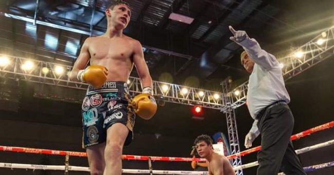 David Rey Picasso vs. Kevin Villanueva gkot 6 1 del 040323 en centro de convenciones yucatán siglo XXI en Mérida con réferi Mario Mena