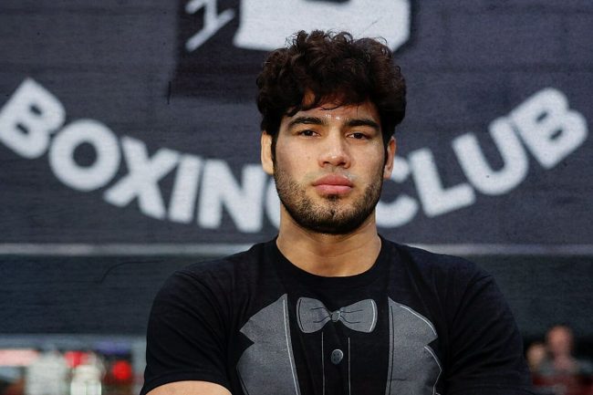 Gilberto Zurdo Ramírez con cara de vale madres