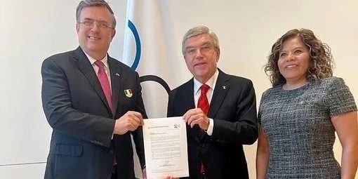 Marcelo Ebrard con Mary José Alcalá y Thomas Bach, entrega de solicitud al COI para Juegos Olímpicos de 2036 o 2040 , del 240323 en Lausana
