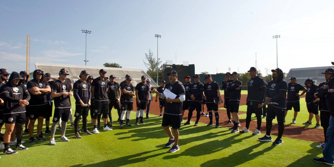 Tigres de Quintana Roo inicio de pretemporada 2023, del 190323 en estadio beto ávila de cancún