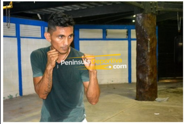 Andrés Avatar Vasconcelos en guardia con marca de agua