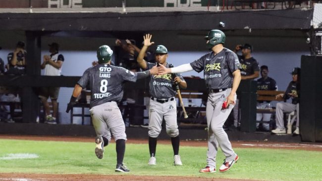 Bravos de León vs. Piratas de Campeche, juego 8 para los Piratas, 2o de la serie, serie empatada 14×5, del 290423 en Campeche