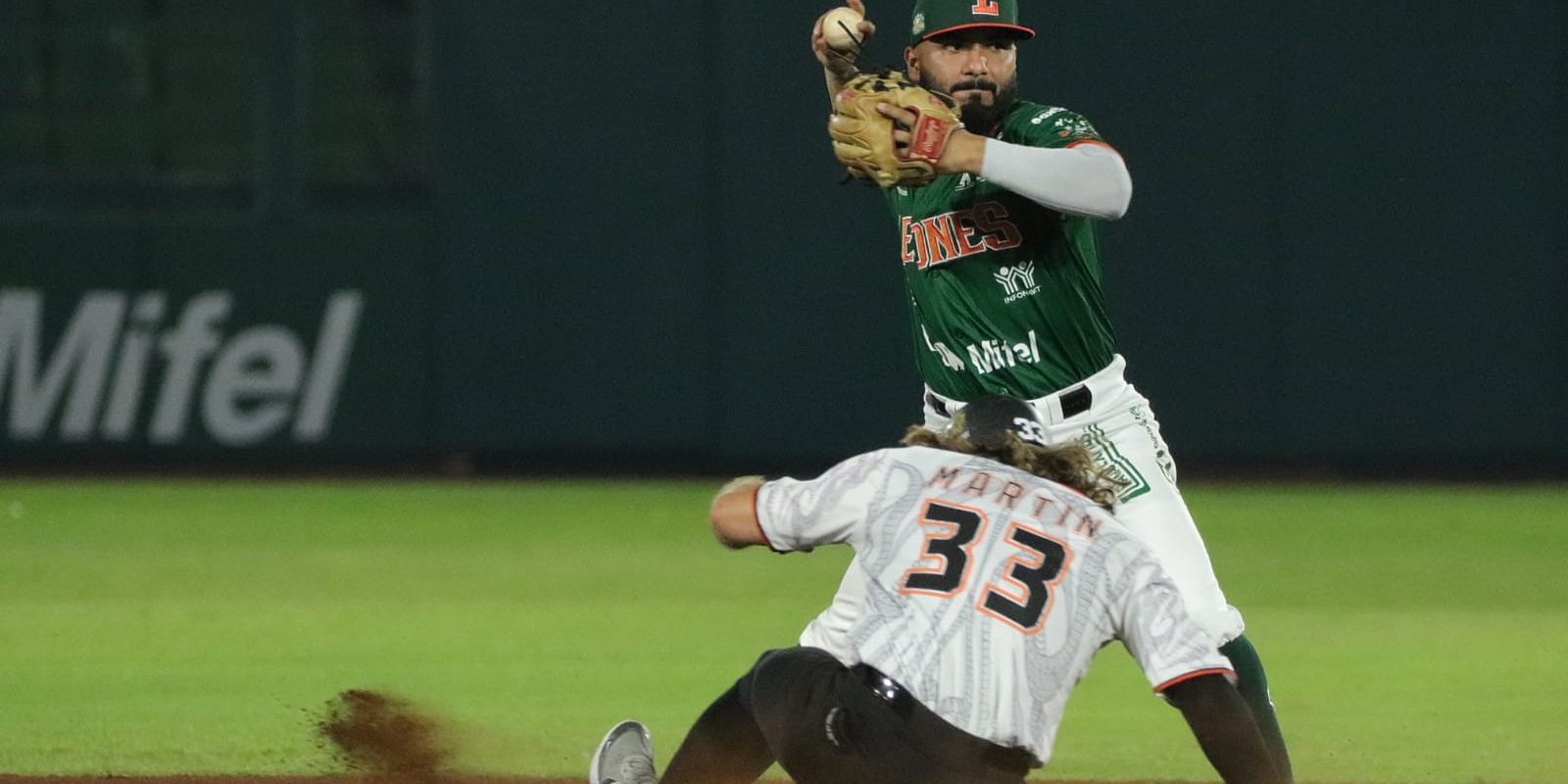 Guerreros de Oaxaca vs. Leones de Yucatán, juego 6, 3o de la serie, serie para los Guerreros, 5×4, del 270423 en Mérida, Alan López y Kile Martin