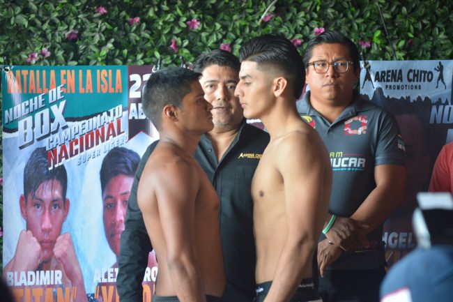 Guillermo Keb pesaje vs. Moisés Velázquez, 3a pelea profesional, 1 del 210423 en Ciudad del Carmen