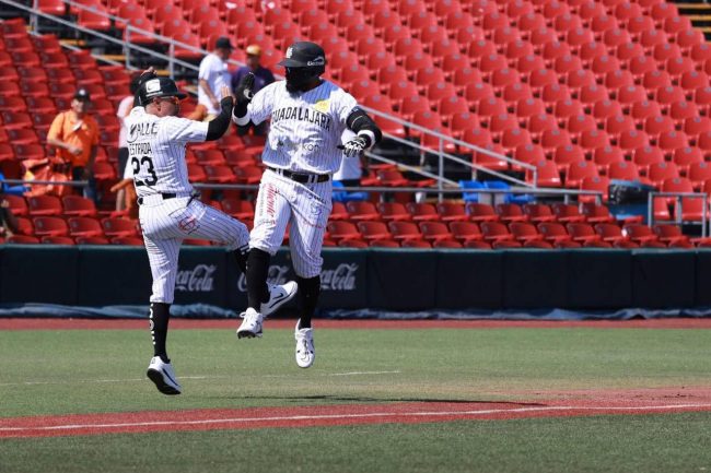 Mariachis de Guadalajara vs. Saraperos de Saltillo, juego 3 serie inaugural, 3o de la serie, serie para los Mariachis, 9×1, 1 del 230423 en Guadalajara