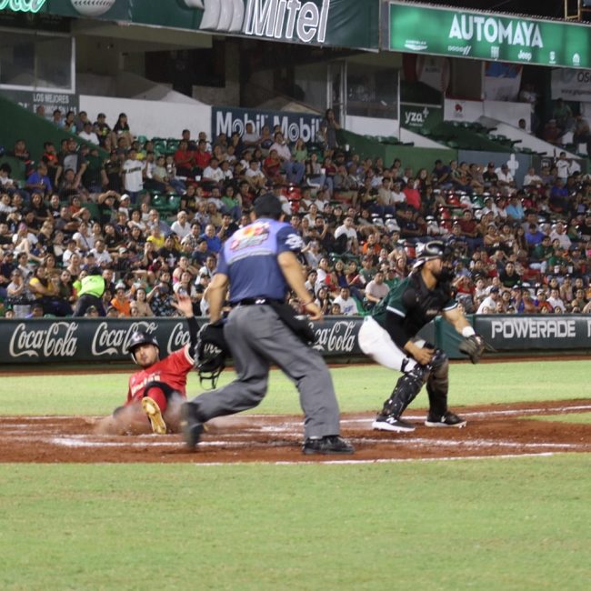 Piratas de Campeche vs. Leones de Yucatán 4o juego pretemporada Leones, 3o piratas, copa maya, 4×2, 6 del 040423 en Mérida