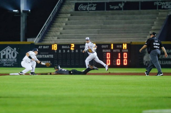 Tigres de Quintana Roo vs. Guerreros de Oaxaca, juego 8, 2o de la serie, ser empatada, 4×1, del 290423 en Cancún