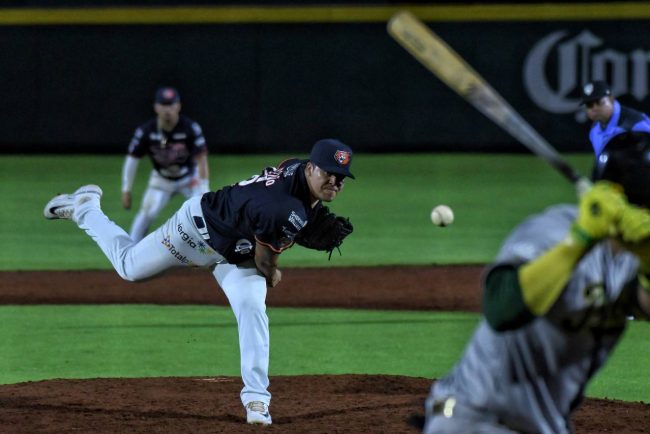 Tigres de Quintana Roo vs. Pericos de Puebla, juego 5 para los Tigres, 2o de la serie, 7×1, 6 del 270423 en Cancún, Fernando Burgueño, relevo sin decisión