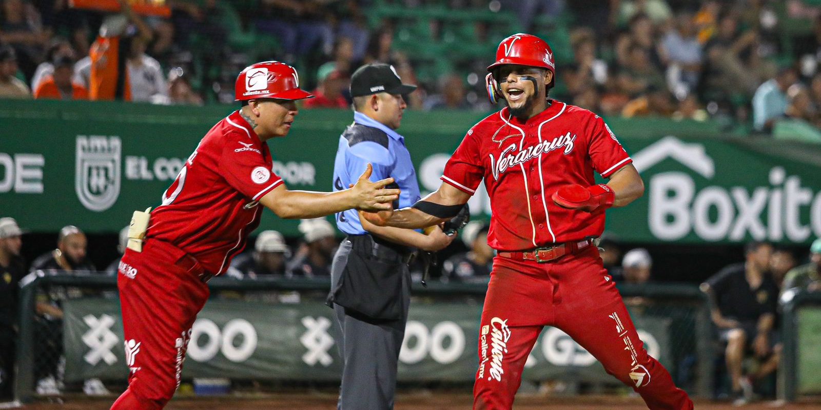 Águila de Veracruz vs. Leones de Yucatán, juego 23, 2o de la serie, serie empatada, 12×2, del 170523 en Mérida