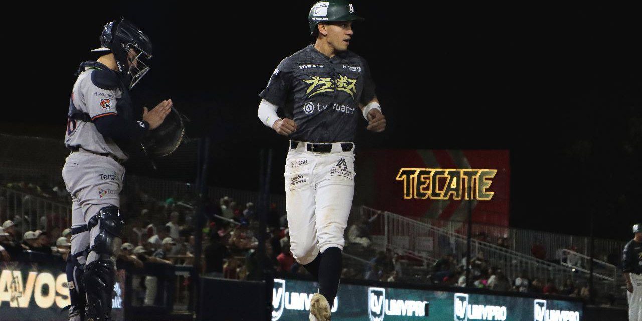 Bravos de León vs. Tigres de Quintana Roo, juego 22, 1o de la serie, 15×4, 1 del 160523 en León, Brandon Villarreal anotando