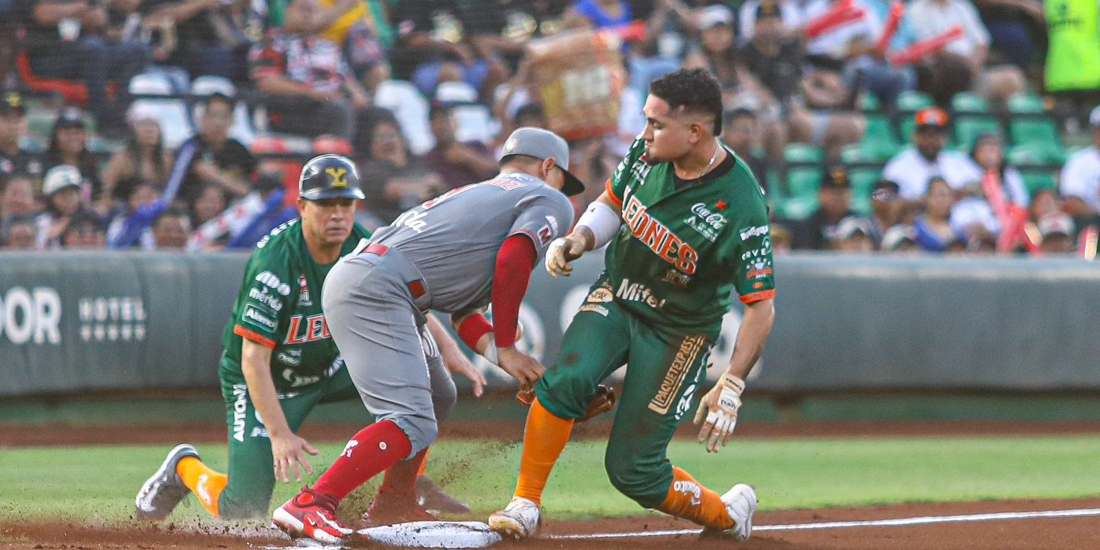 Diablos Rojos del México vs. Leones de Yucatán, juego 31 de los Leones, 1o de la serie, 7×3, del 270523 en Mérida, Norberto Obeso