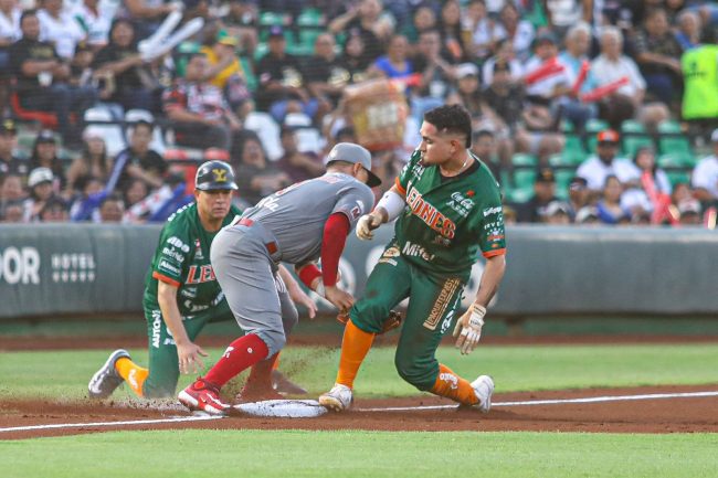 Diablos Rojos del México vs. Leones de Yucatán, juego 31 de los Leones, 1o de la serie, 7×3, del 270523 en Mérida, Norberto Obeso