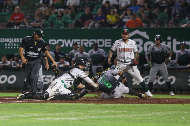 Leones de Yucatán vs. Generales de Durango, juego 34, 1o de la serie, 5×2, Aneury Tavárez y pítcher Héctor Velázquez, abridor sin decisión