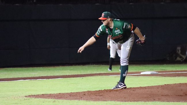 Leones de Yucatán vs. Piratas de Campeche, juego 21 para ambos, 3o de la serie, serie para los Leones, 5×0, del 150523 en Campeche, Jake Thompson, abridor y ganador, 1-0