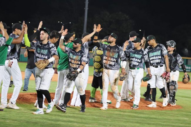 Olmecas de Tabasco vs. Piratas de Campeche, juego 14, 20 de la serie, serie empatada, 4×1, del 060523 en Villahermosa, Jesse Castillo