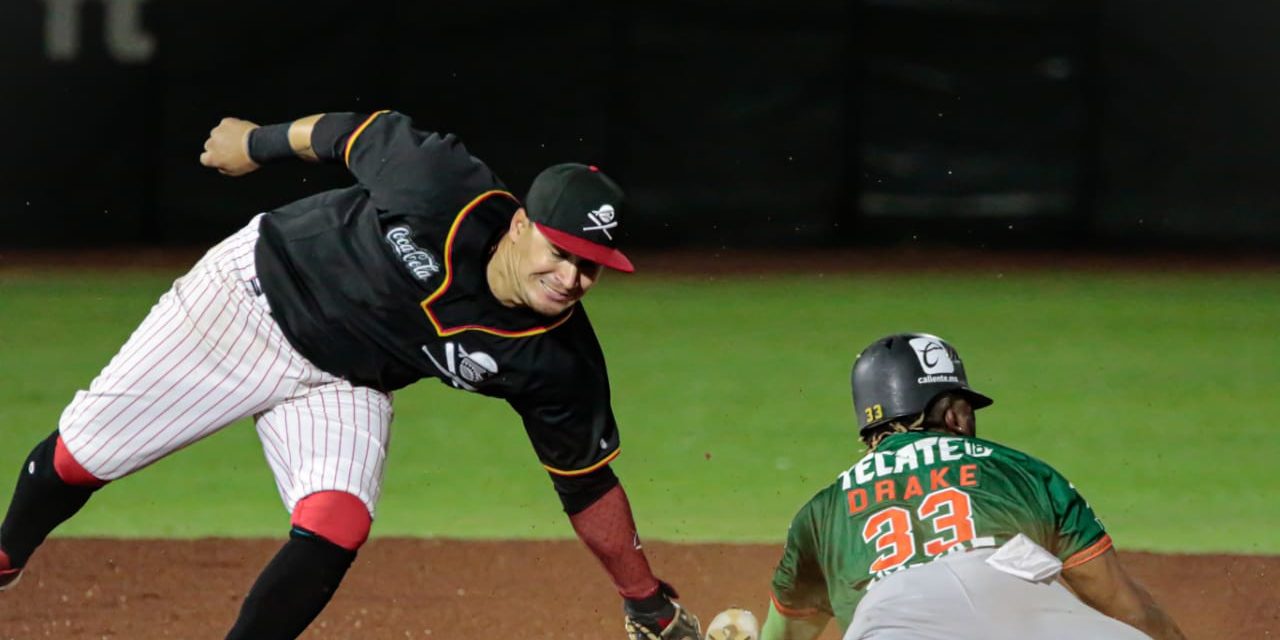 Piratas de Campeche vs. Leones de Yucatán, juego 19, 1o de la serie, 7×3, del 120523 en Campeche, Diego Madero con Yadir Drake