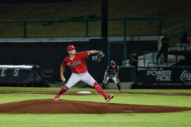 Piratas de Campeche vs. Tigres de Quintana Roo, juego 10 para ambos, 1o de la serie, 7×2, del 020523 en Cancún, victoria 99 Manuel Flores, Piratas hilvanan victorias por 1a vez con Morejón