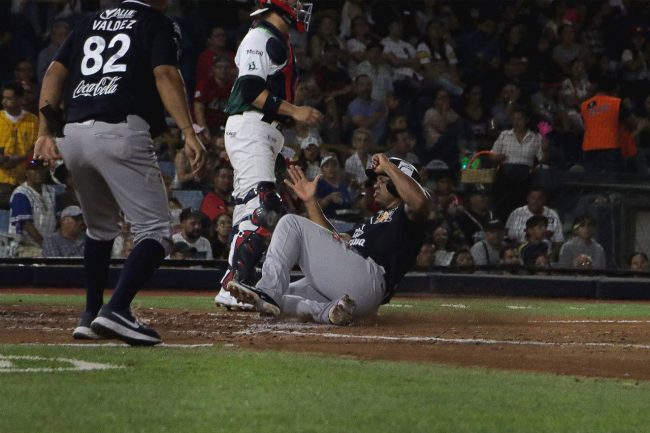 Tigres de Quintana Roo vs. Bravos de León, juego 24, 3o de la serie, serie para los Bravos, 10×6, del 180523 en León