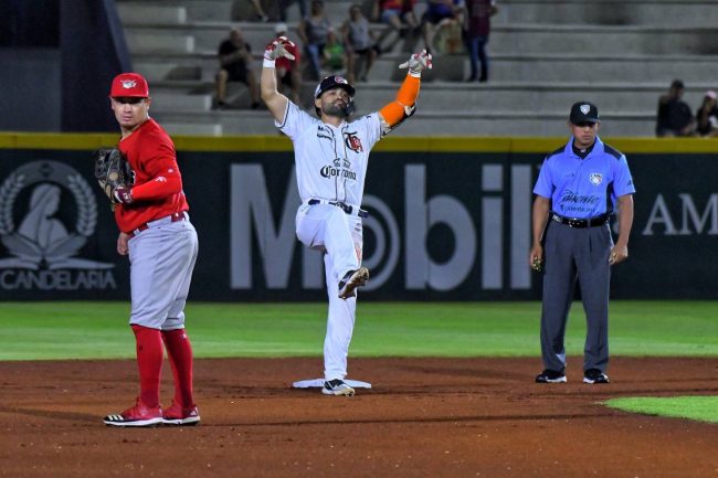 Tigres de Quintana Roo vs. Piratas de Campeche, juego 11 para ambos, 2o de la serie, serie empatada, 8×6, del 030523 en Cancún, Alex Robles y Diego Madero