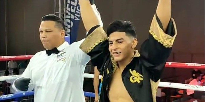 Guillermo Keb vencedor de Philippe Sarricolea o Philippe Serricolea, gkot 1, del 180523 en Mérida, debut en Yucatán, con réferi Josué Banano Escalante