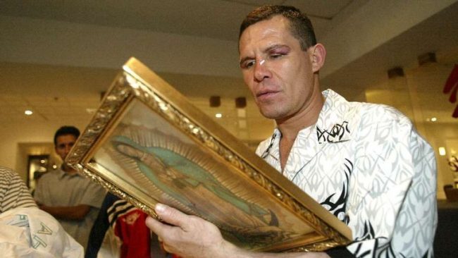 Julio César Chávez madreado