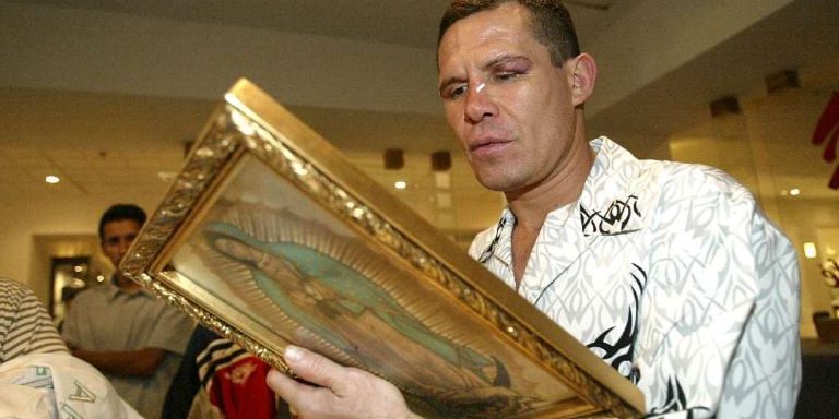 Julio César Chávez madreado