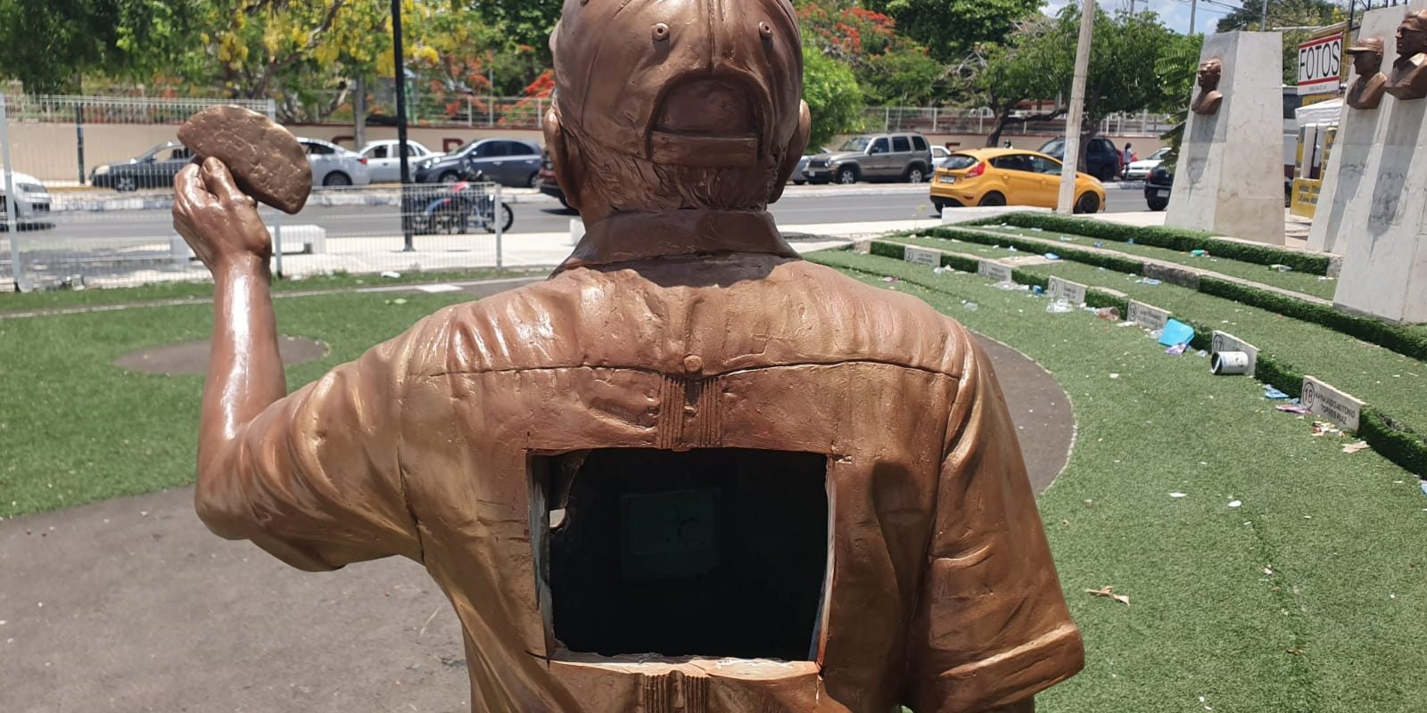 Miguelito imagen vandalizada 1 del 030623