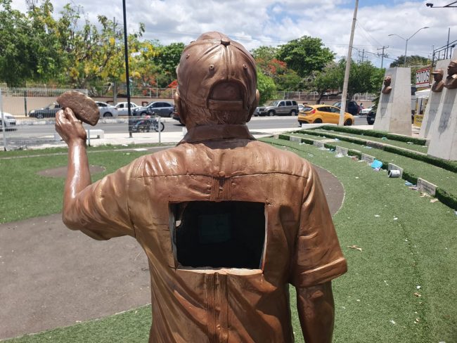 Miguelito imagen vandalizada 1 del 030623