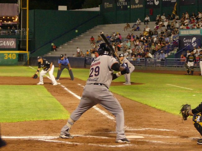Rieleros de Aguascalientes vs. Tigres de Quintana Roo, juego 47, 20 de la serie, serie empatada, 2 del 140623 en Aguascalientes, Olmo Rosario