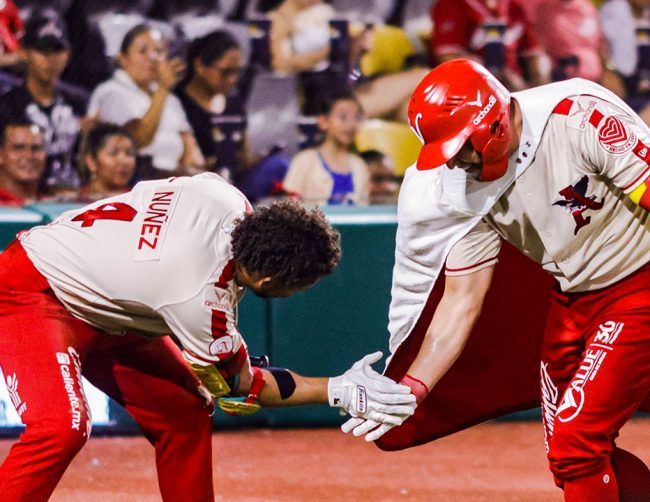 Rojos del Águila de Veracruz vs. Piratas de Campeche, juego 49, 1o de la serie, 7×2, del 200623 en Veracruz