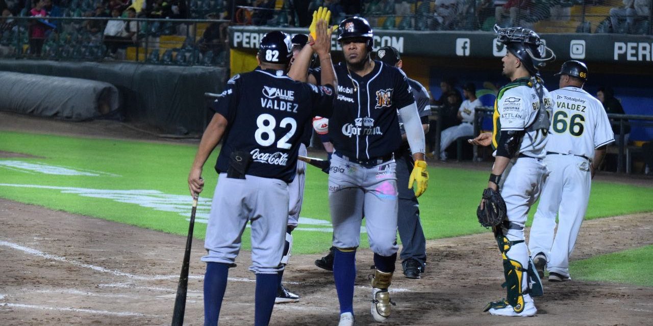 Tigres de Quintana Roo vs. Pericos de Puebla, juego 49, 1o de la serie, 5×3, 5 del 200623 en Puebla, Reynaldo Rodríguez, jonrón 9
