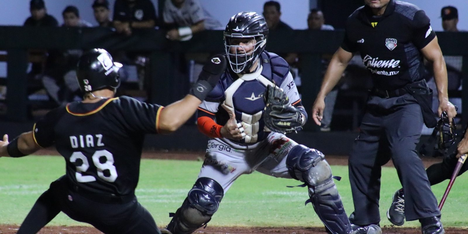Tigres de Quintana Roo vs. Piratas de Campeche, juego 36, 3o de la serie, limpia de los Tigres, 4×2, del 010623 en Campeche