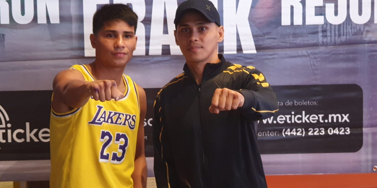 Yahir Alan Frank izquierda con Jerven Mama, rueda de prensa Ybis Galerías del 150623 para pelea del 170623