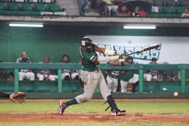 Leones de Yucatán vs. Olmecas de Tabasco, juego 65, 3o de la serie, barrida de los Leones, 9×7, del 090723 en Villahermosa, Yadir Drake, jonrón de 3 carreras del triunfo en la 12a
