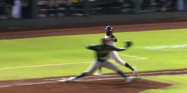 Leones de Yucatán vs. Piratas de Campeche, juego 72, juego pendiente del 020723 en Campeche, 21×0, serie para campeche, del 170723 en Campeche, Christian Navarro arruina sin hit en out 27